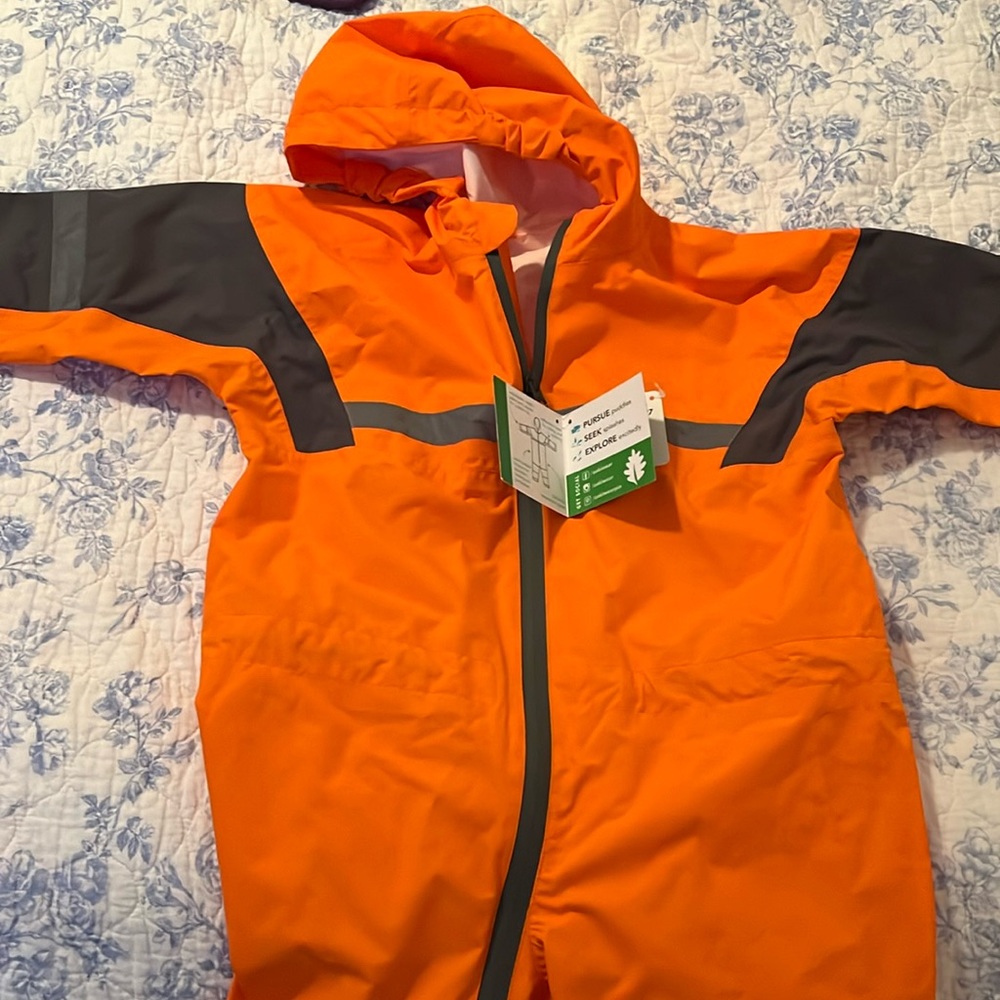 Oaki 5t rain suit, never worn!!